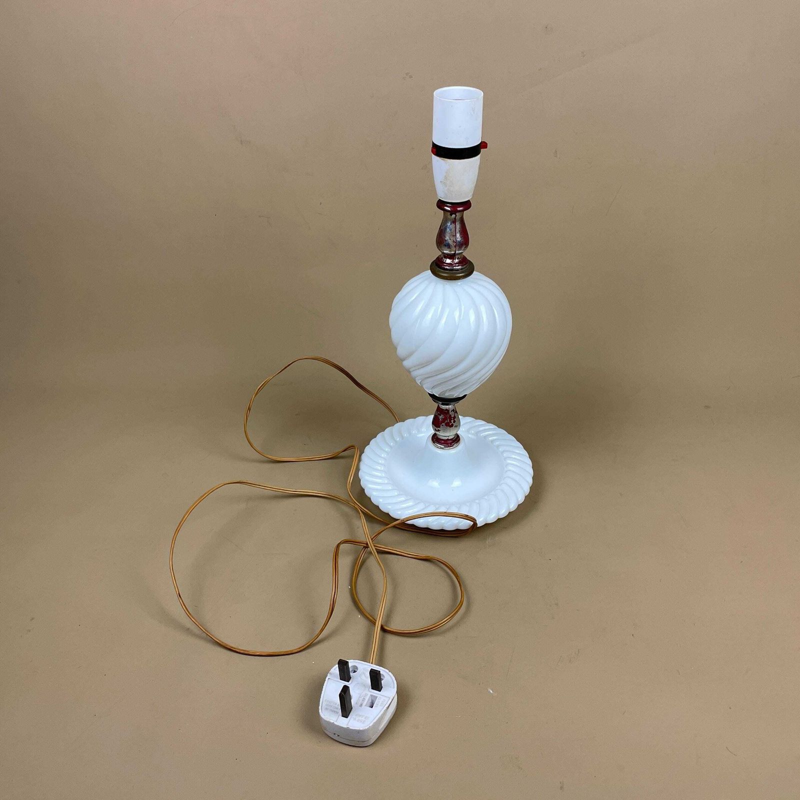59.0 Vintage Milk Glass White Lamp Light Table Swirl Pattern Boudoir Accent 33cm Bedside Side Swirled Design Round Ball photo