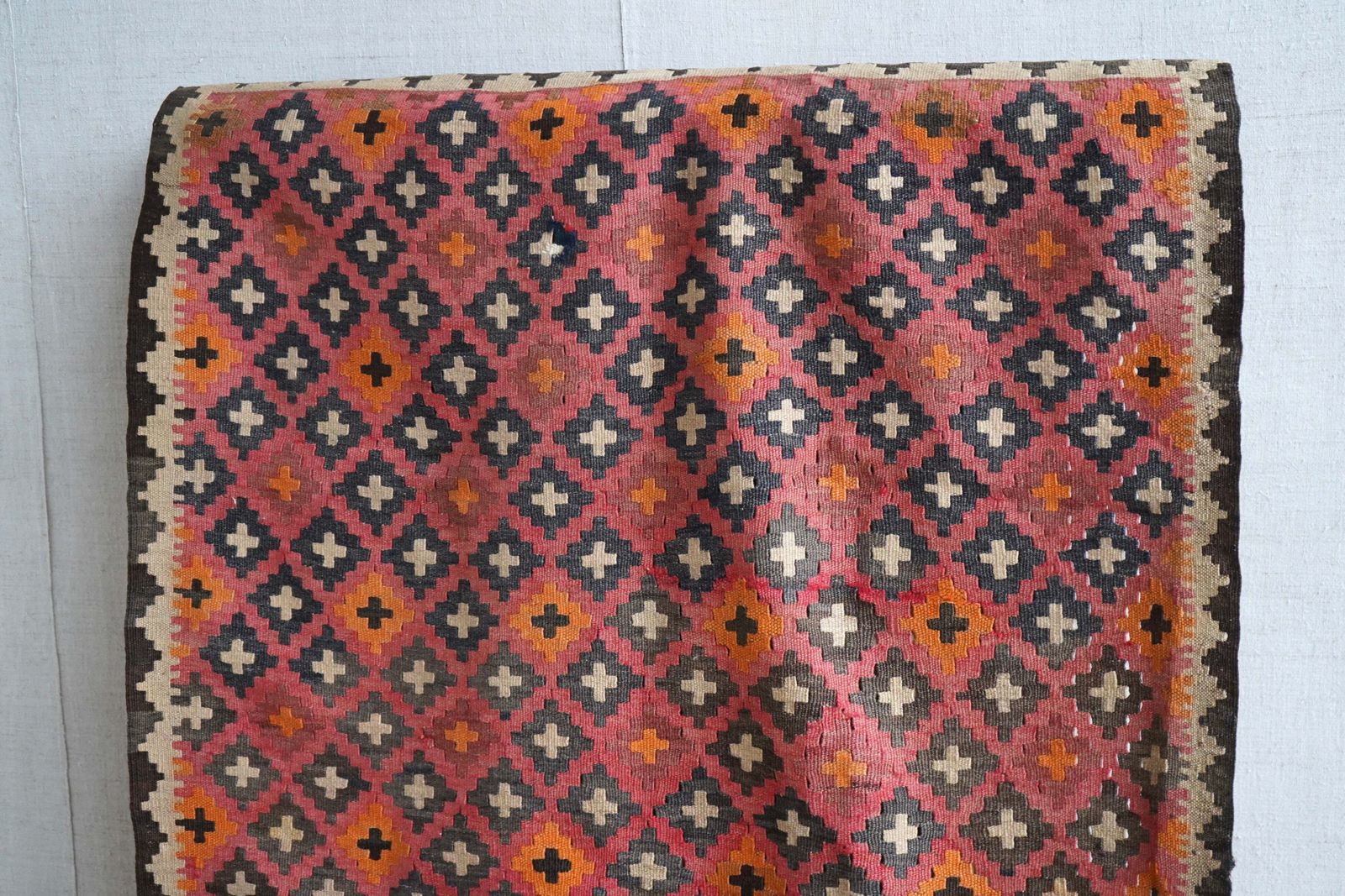 Maimana Kilim, Oriental photo furniture