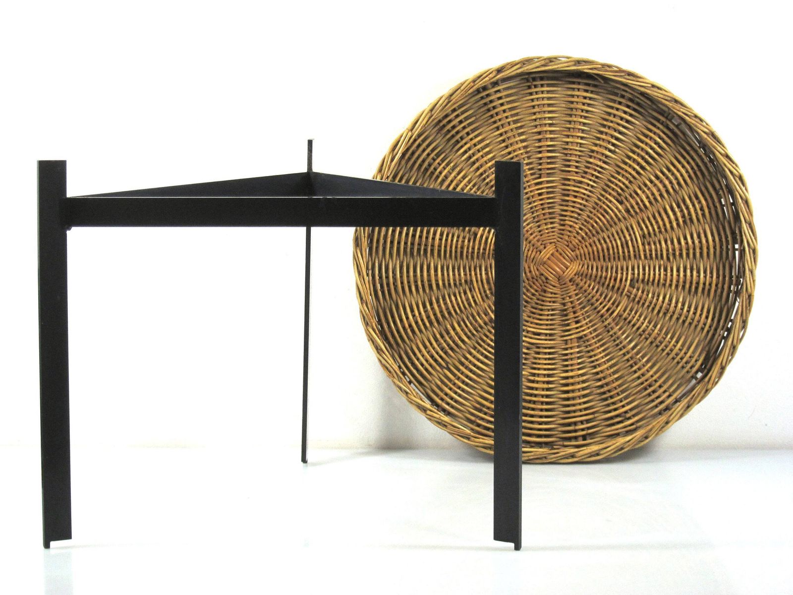 Zeldzame Bijzettafel Van Rotan En Staal In De Stijl Van Cees Braakman photo 621.0