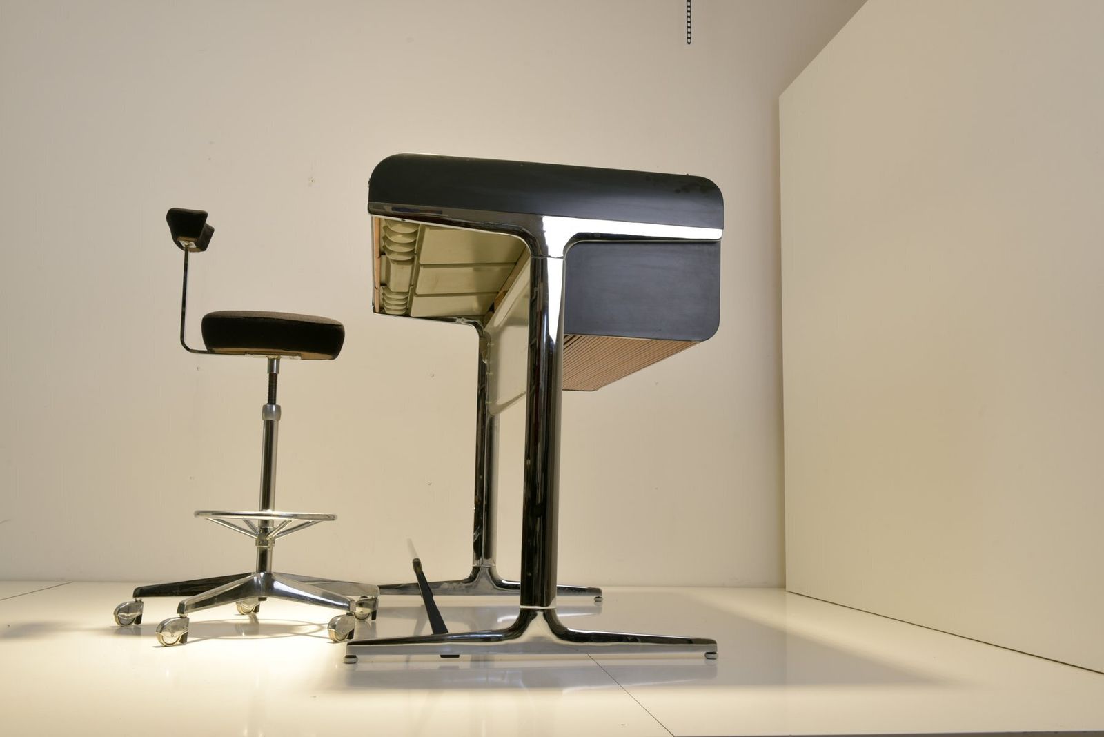 Action Office 1 Rolltop Desk And Perch By George Nelson For Herman Miller, 1977, Set Of 2 photo vinterior