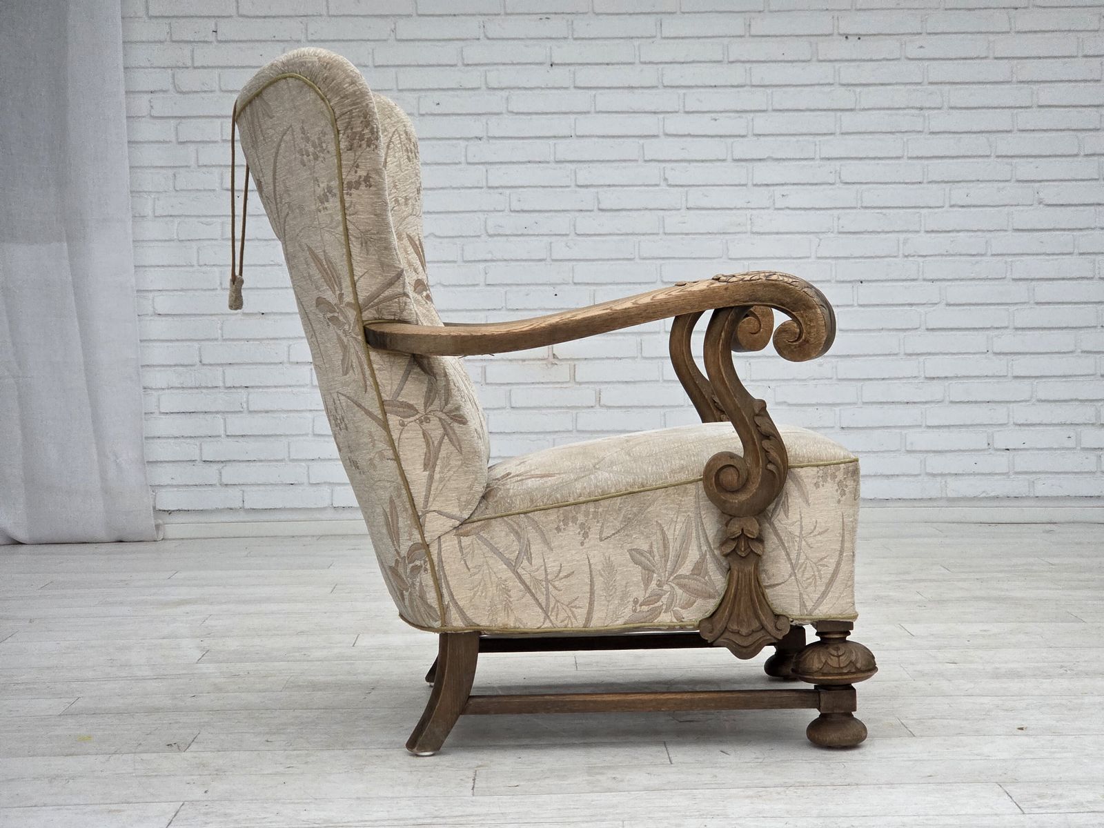 photo vinterior 1960s, Danish Armchair, Beige/Brown Furniture Fabric, Carved Oak Wood.