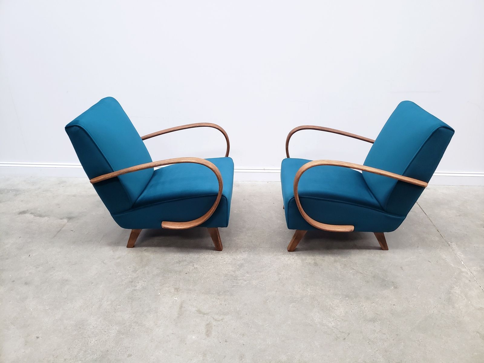 1930 Jindrich Halabala Bentwood Armchairs, Luxury Teal Velvet photo Furniture