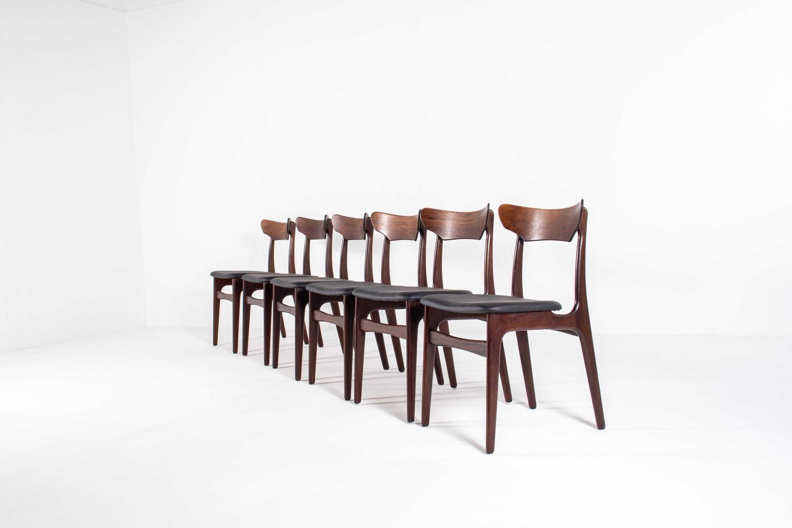 Set Of 6 Schiønning & Elgaard Rosewood Dining Chairs, Denmark, Newly Upholstered