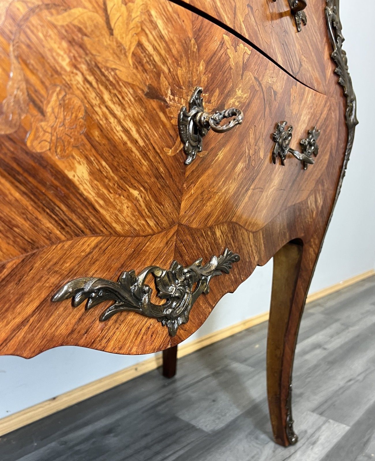 photo vinterior Chest Of Drawers Antique French Bombe Walnut Marble Top Carved Cabinet Lot 4706