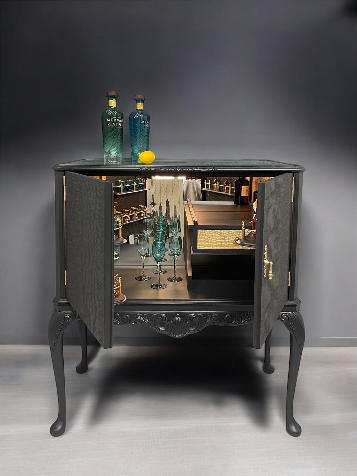 Queen Annie Style Drinks Cabinet Stunning Cocktail Cabinet Bar Buffet