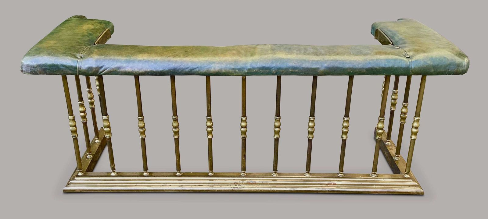 Good C19th Substantial Club Fender photo furniture
