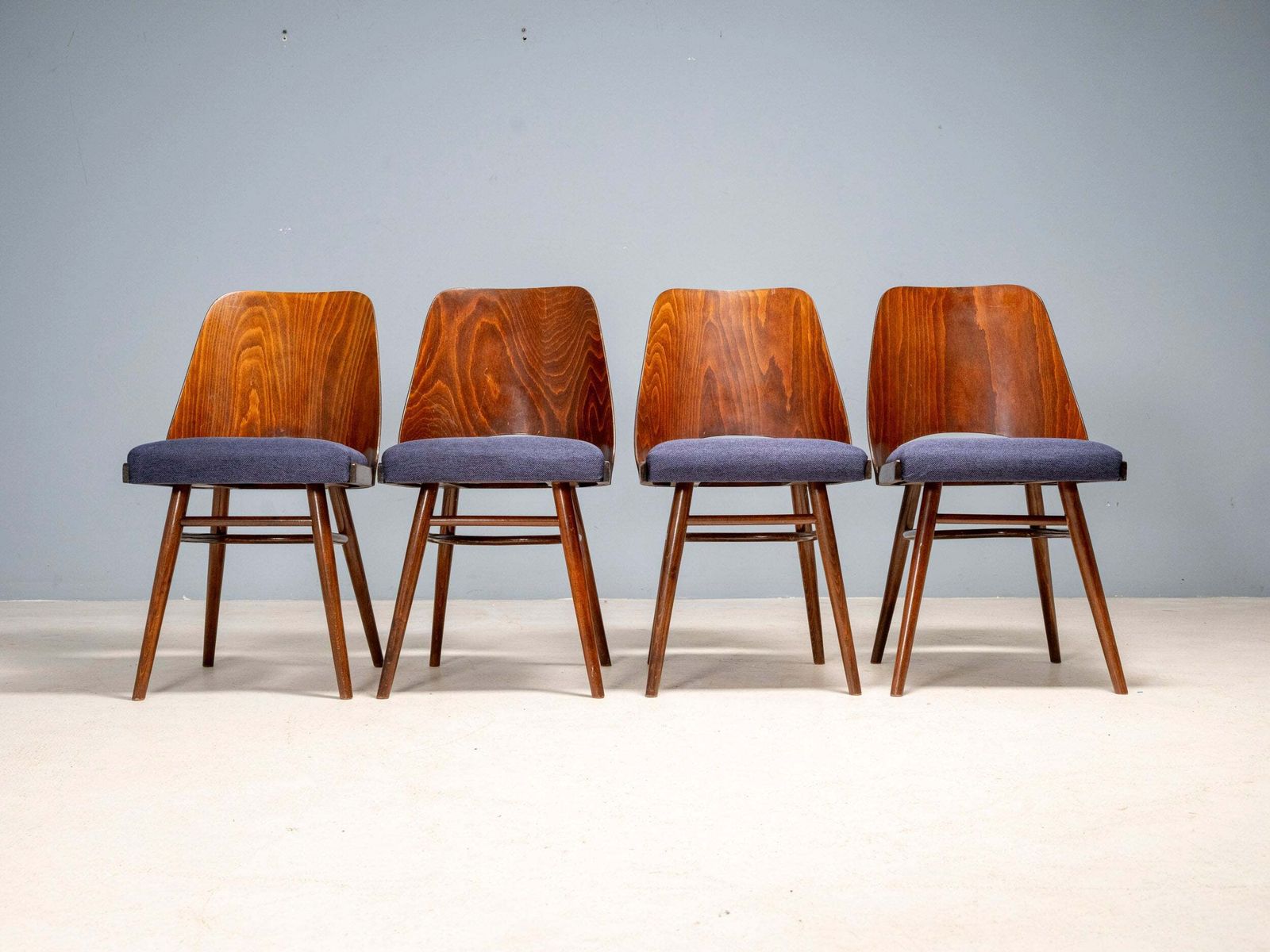 Set Of 4 Ton 514 Chairs, Oswald Haerdtl, Czechoslovakia, 1950s photo vintage
