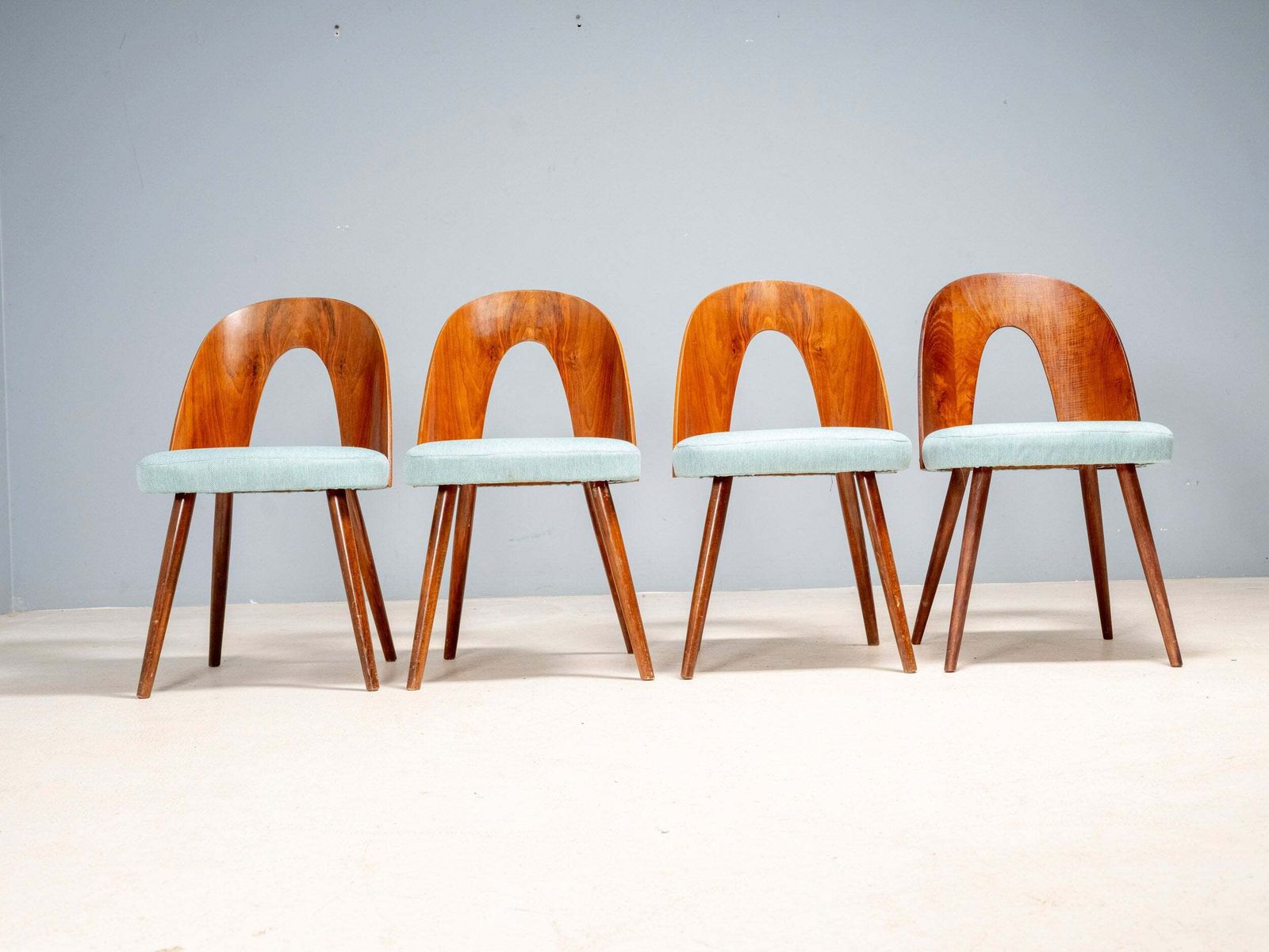 Antonín šuman Stoelen Set, Tatra Furniture, Tsjechoslowaaks Design Jaren 1960 photo buy