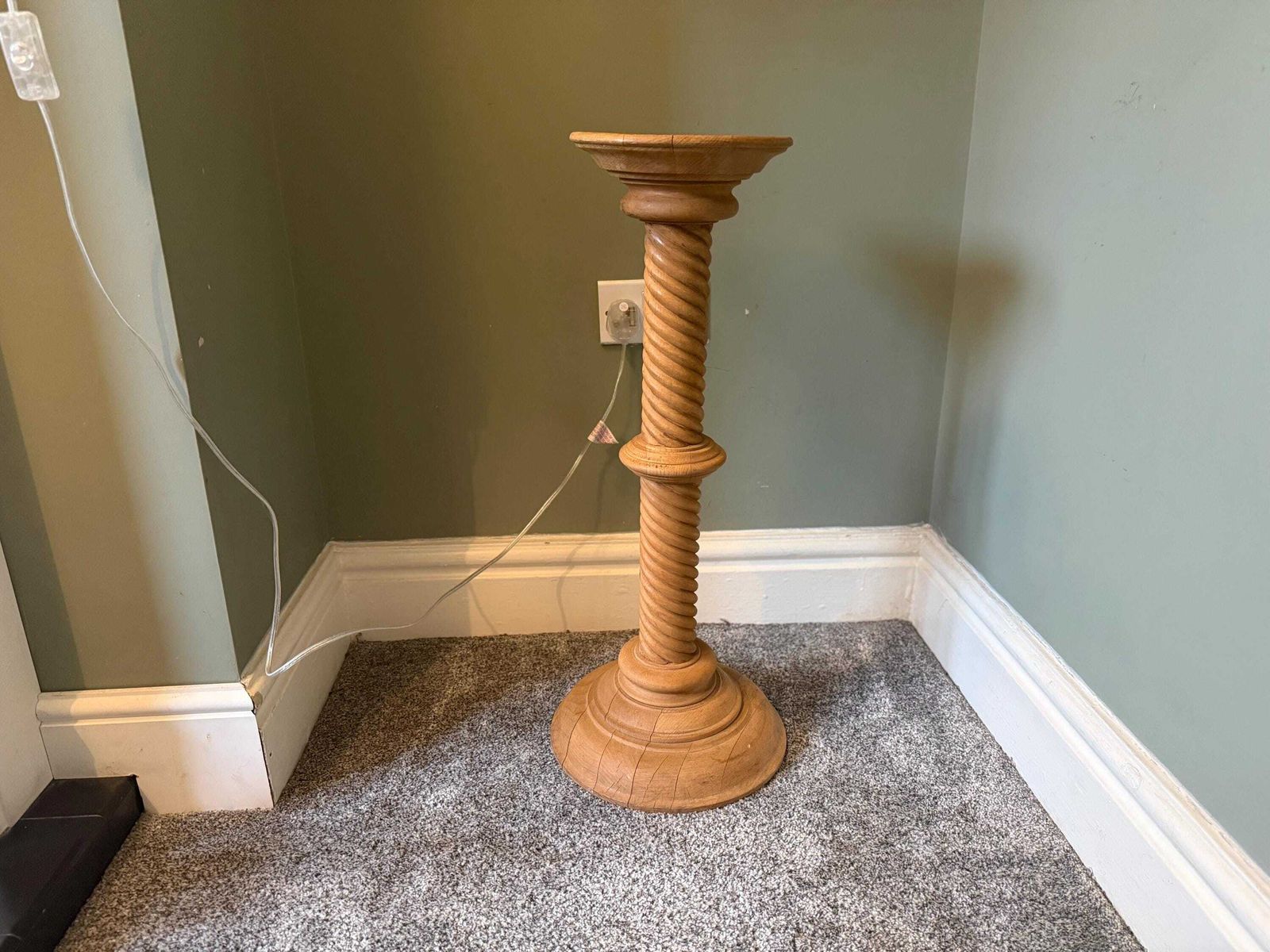 Vintage Solid Wood Plant Stand / Pot Stand / Pedestal Table / Lamp Stand photo vinterior