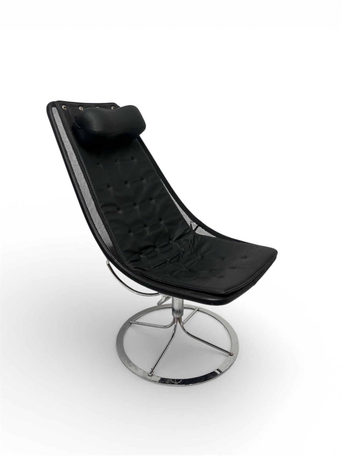 Bruno Mathsson ‘Jetson’ Swivel Lounge Chair In Black Leather For Bruno Mathsson International, 2015 photo for sale