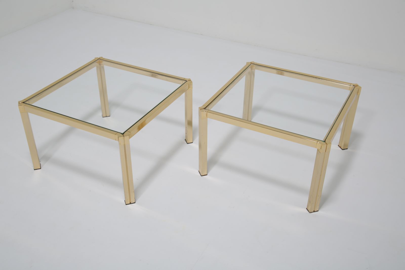 Italian Pair Of Regency Modern Side Tables: Brass & Clear Glass, Italy, 1970s. photo vinterior