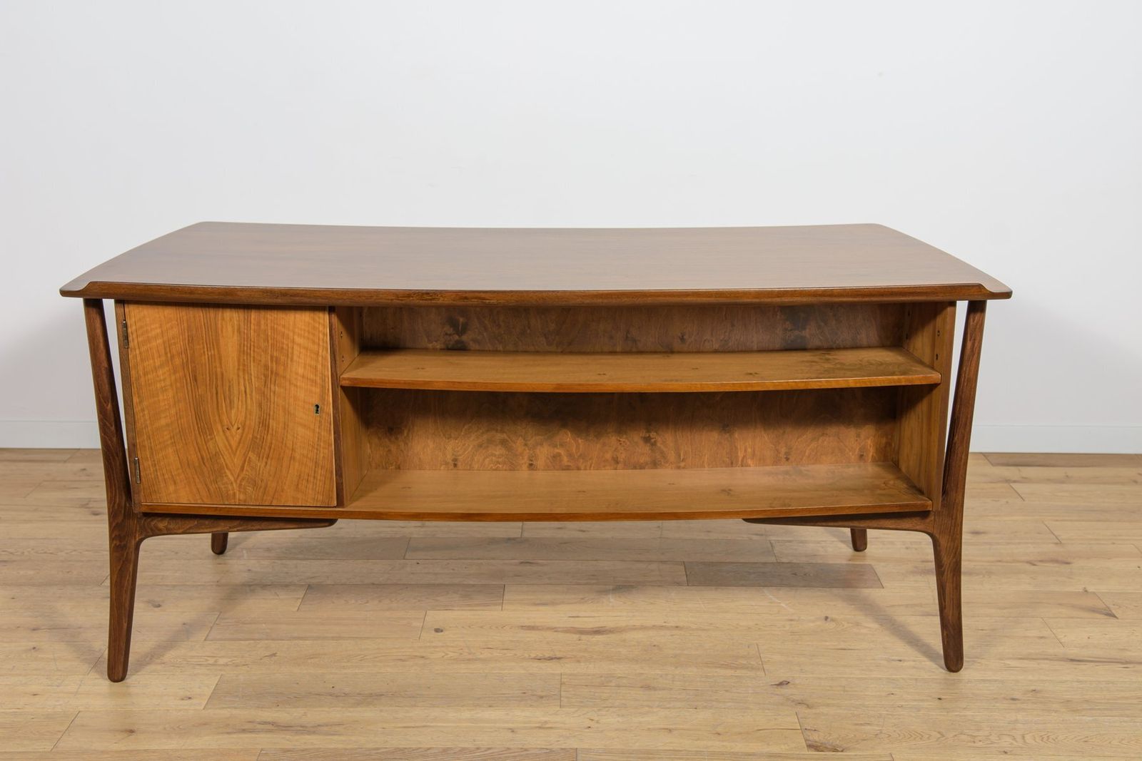 Mid Century Modern Danish Walnut Desk By Svend åge Madsen For H.P. Hansen, 1960s photo vinterior
