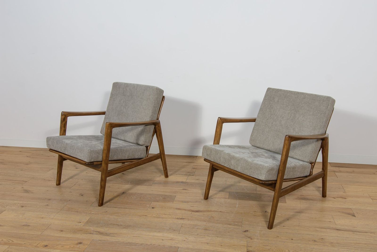 Mid Century Model 300 139 Armchairs From Swarzędzka Factory, Poland, 1960s, Set Of 2