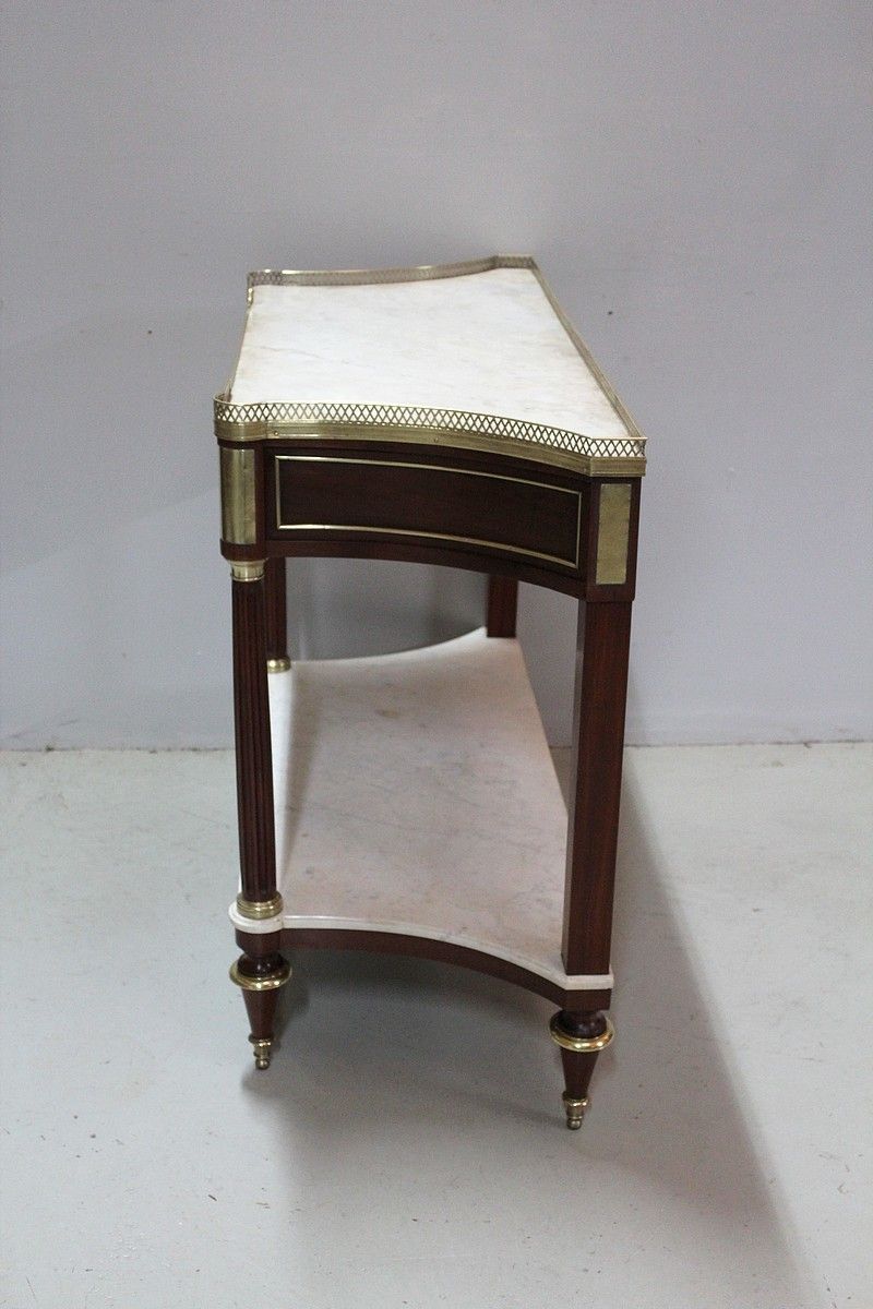 photo furniture Louis XVI Trapezoidal Console 18th Century