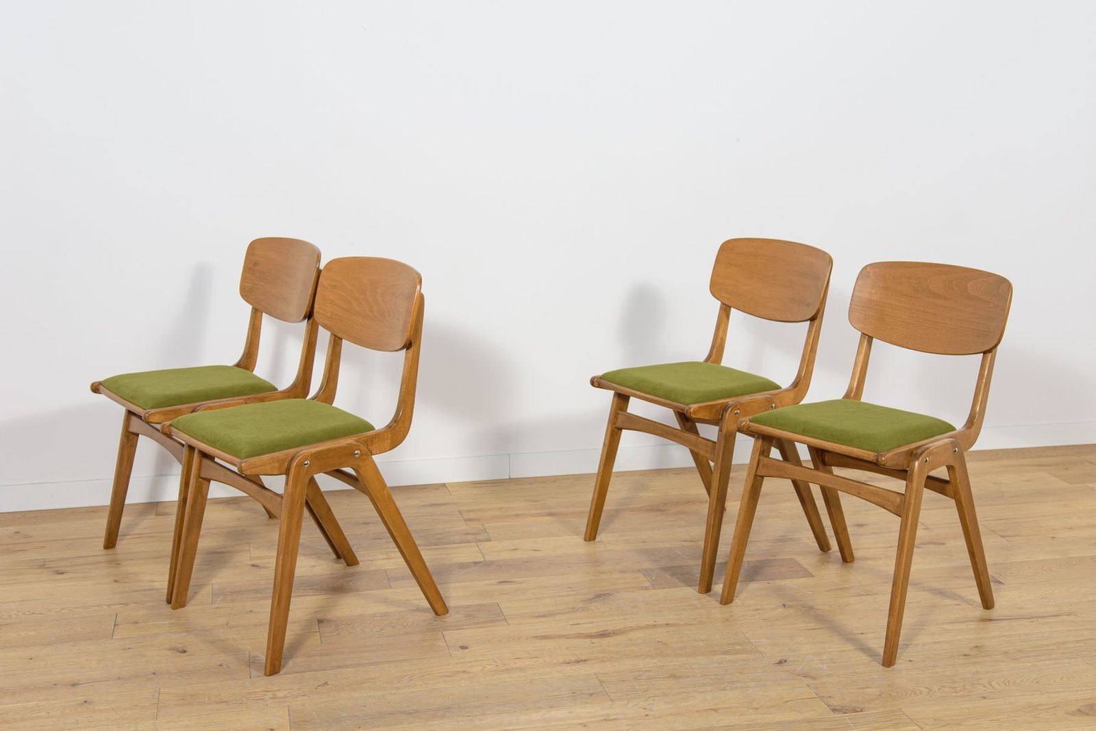 Model 229xb Boomerang Dining Chairs From Goscinski Furniture Factory, Poland, 1960s, Set Of 4 photo Furniture