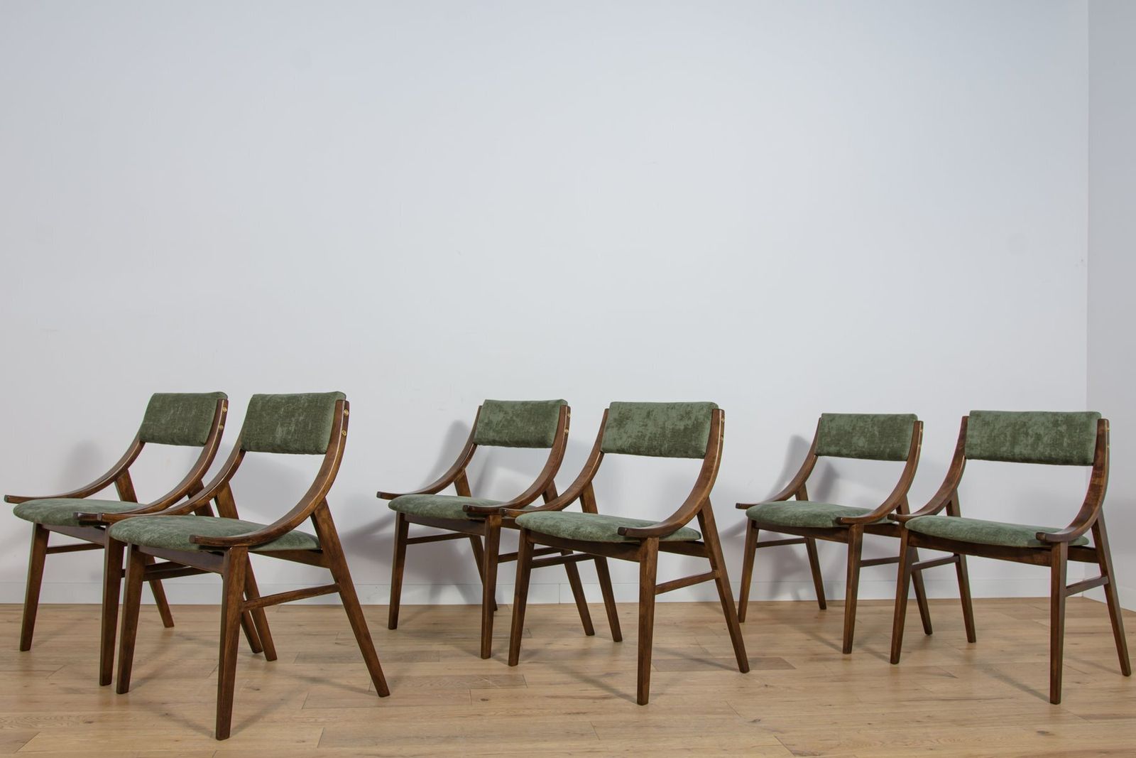 Ski Jumper Chairs By Juliusz Kędziorek For Zamojska Furniture Factory, Poland, 1970s, Set Of 6 photo for sale