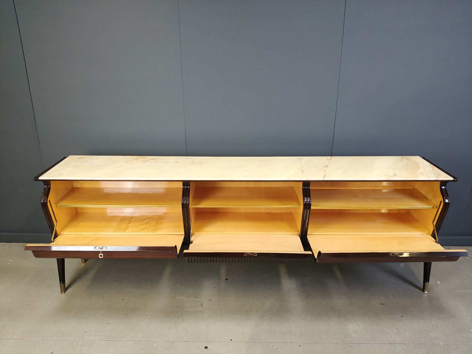 Credenza By Osvaldo Borsani For Atelier Borsani Varedo, 1950s photo vinterior