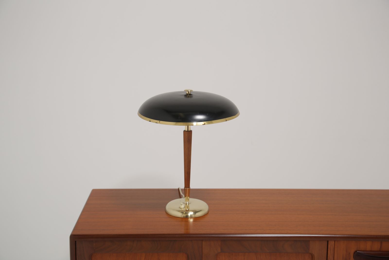 photo furniture Borens Borås Model 8453: Swedish Mid Century Table Lamp In Brass, Teak, And Lacquered Metal, 1940s/50s