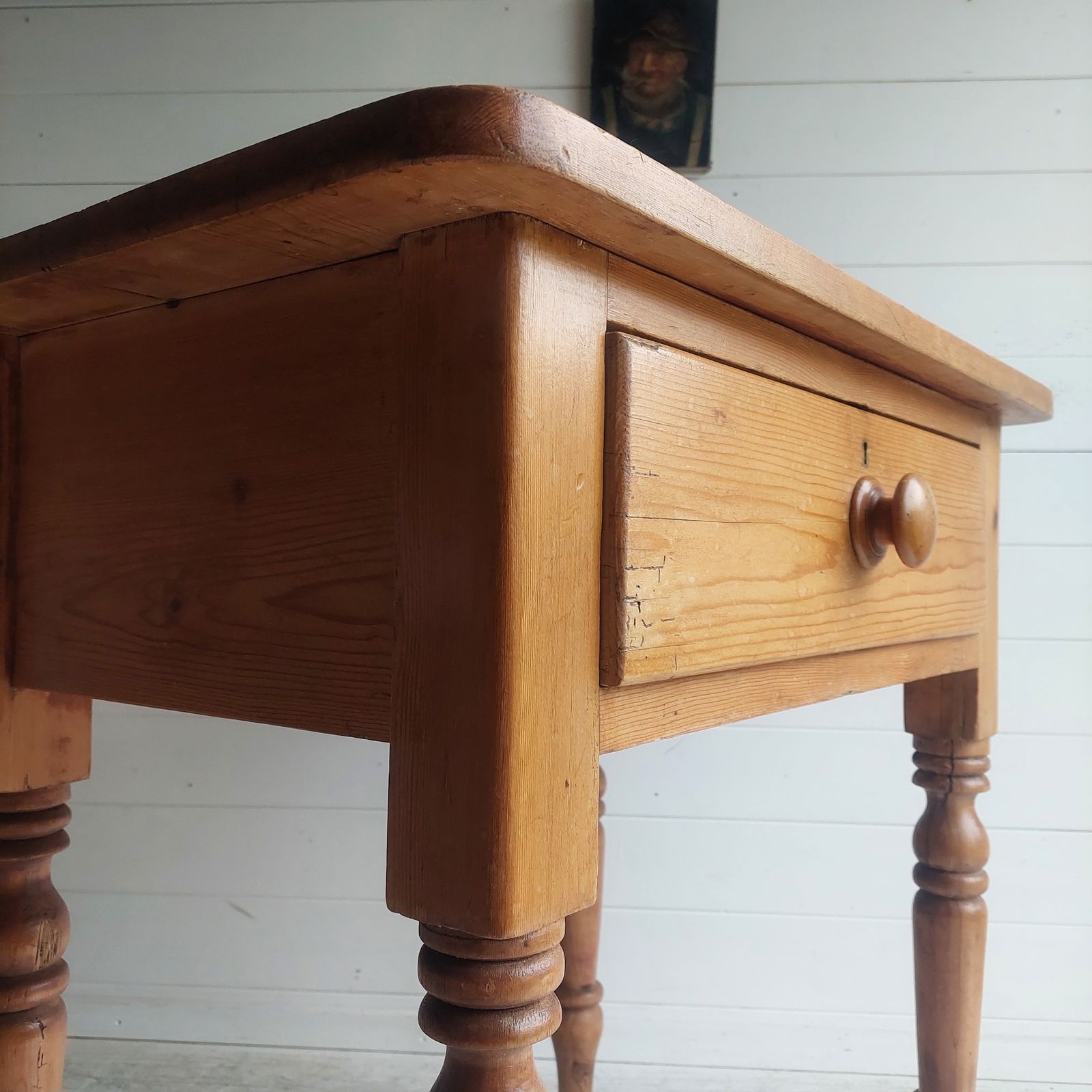 photo furniture Victorian Antique Rustic Pine Side Table Small Desk Kitchen Console Table With Drawer 1900s