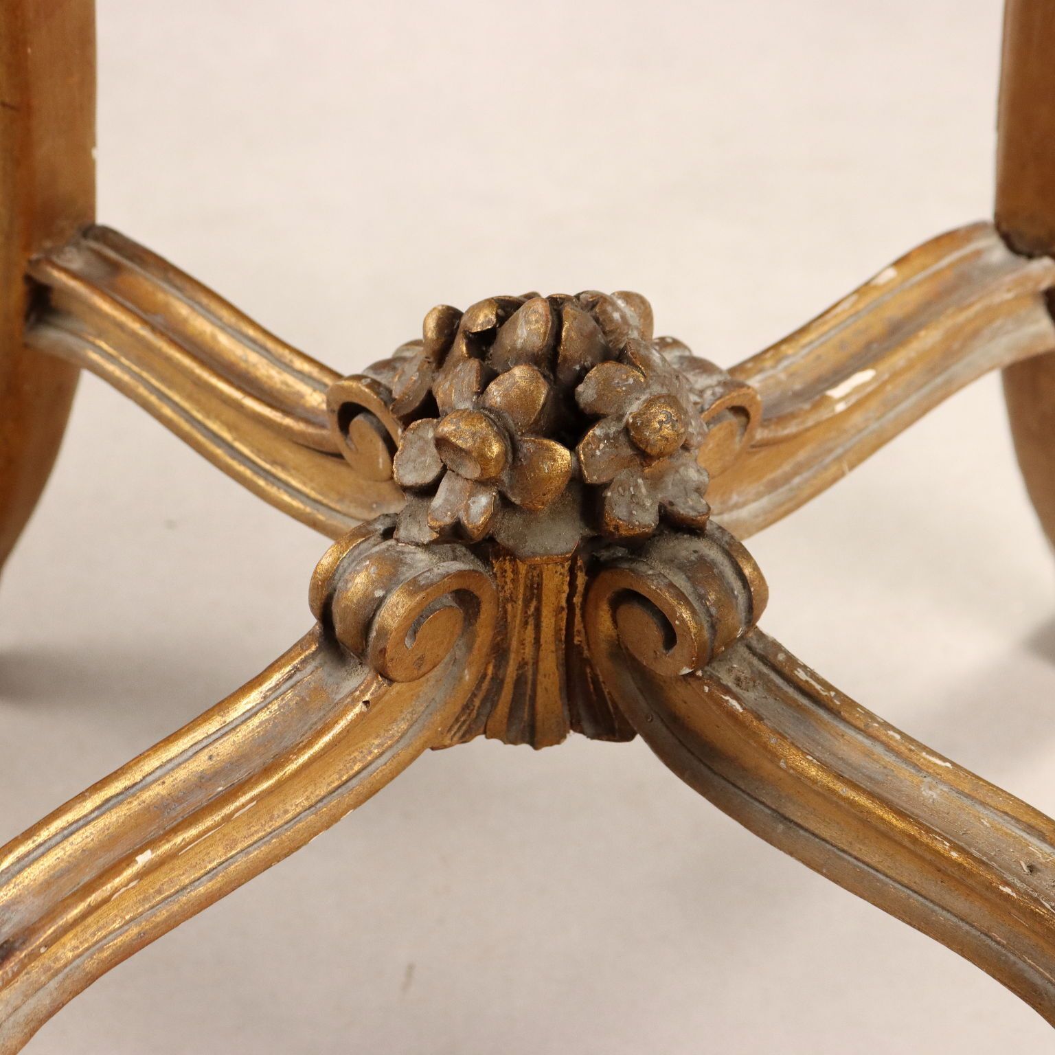 photo furniture Antique Vase Holder Carved Gilded Wood Italy Late XIX Century