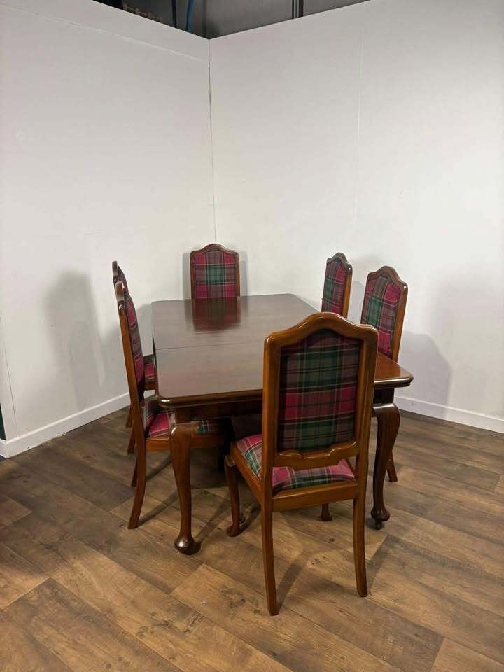 Edwardian Mahogany Wind Out Table Dining Suite photo furniture