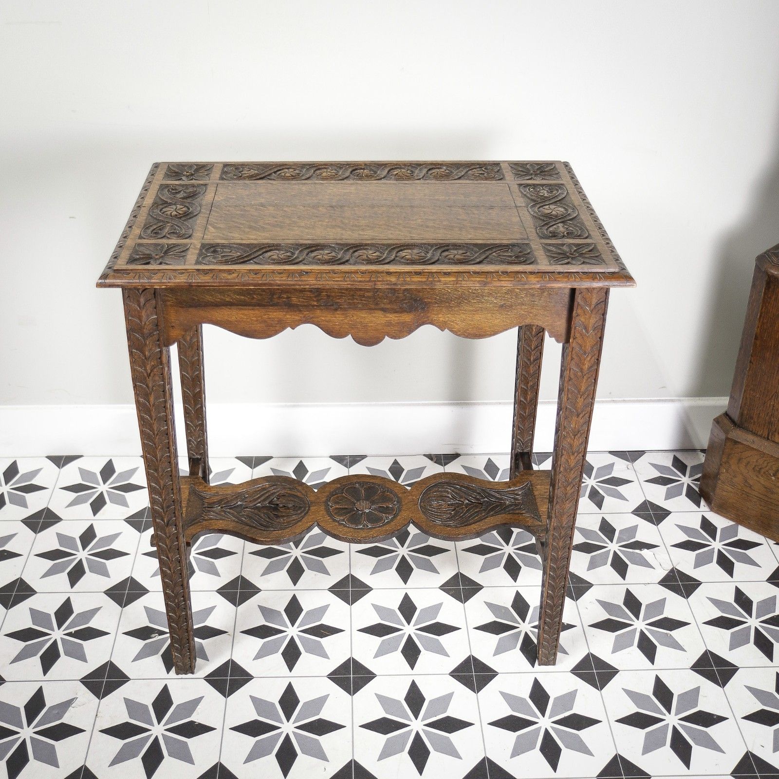 Oak Side Table Or Hall Table Heavily Carved Top, Legs And Stretcher Victorian photo vinterior