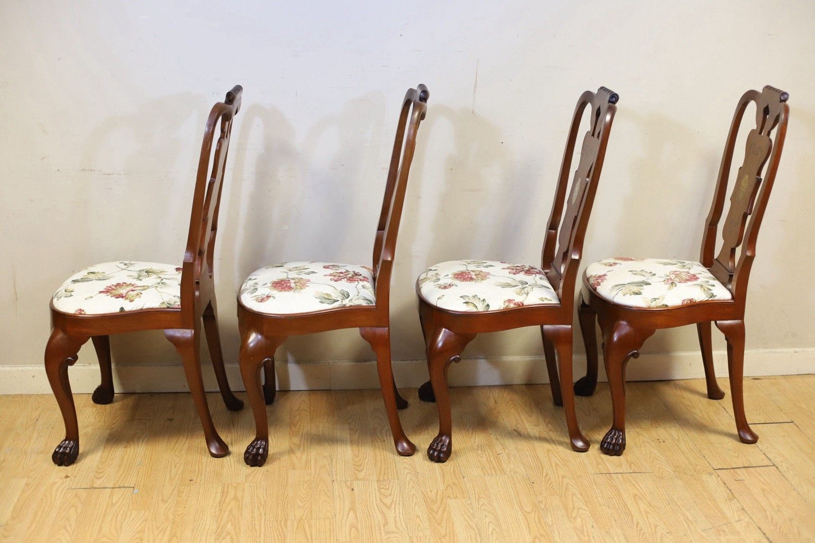 Thomas Messel , Stunning Set Of Ten Walnut Queen Anne Style Dinning Chairs photo vinterior