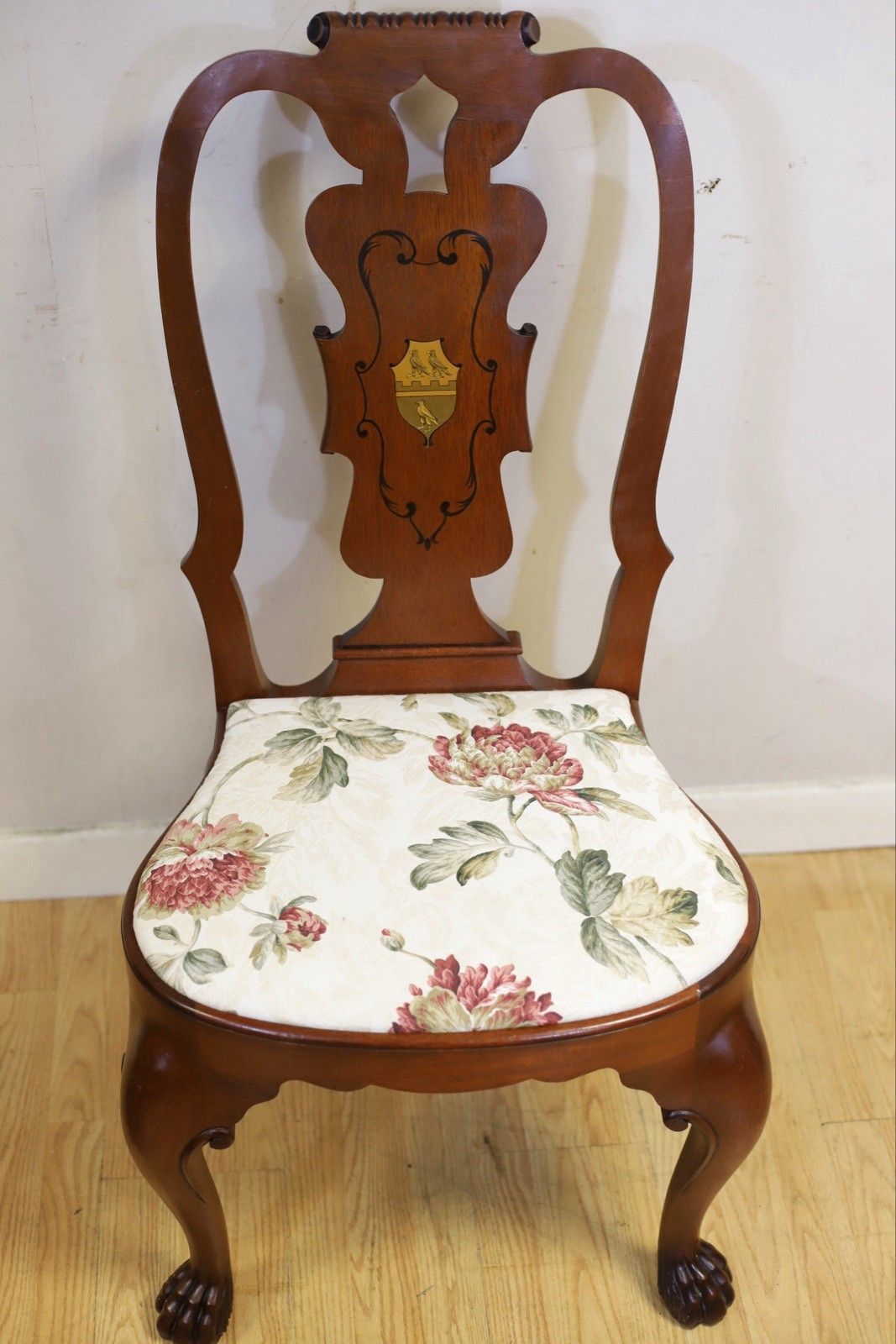photo furniture Thomas Messel , Stunning Set Of Ten Walnut Queen Anne Style Dinning Chairs