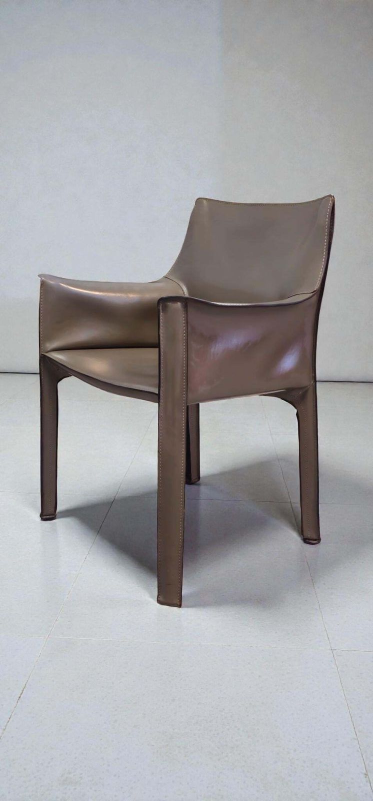 photo vintage Cab 413 Set Of Six Armchairs In Multicolor Leather By Mario Bellini For Cassina