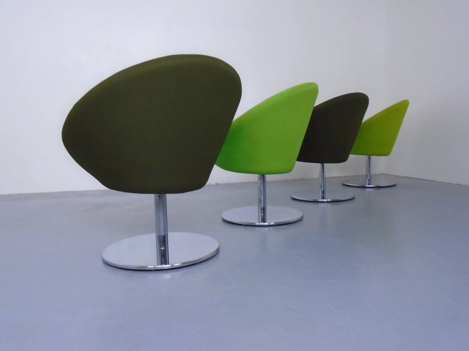 photo furniture Allermuir Conic Swivel Club Chairs & Table, Uk, 2015, Set Of 5