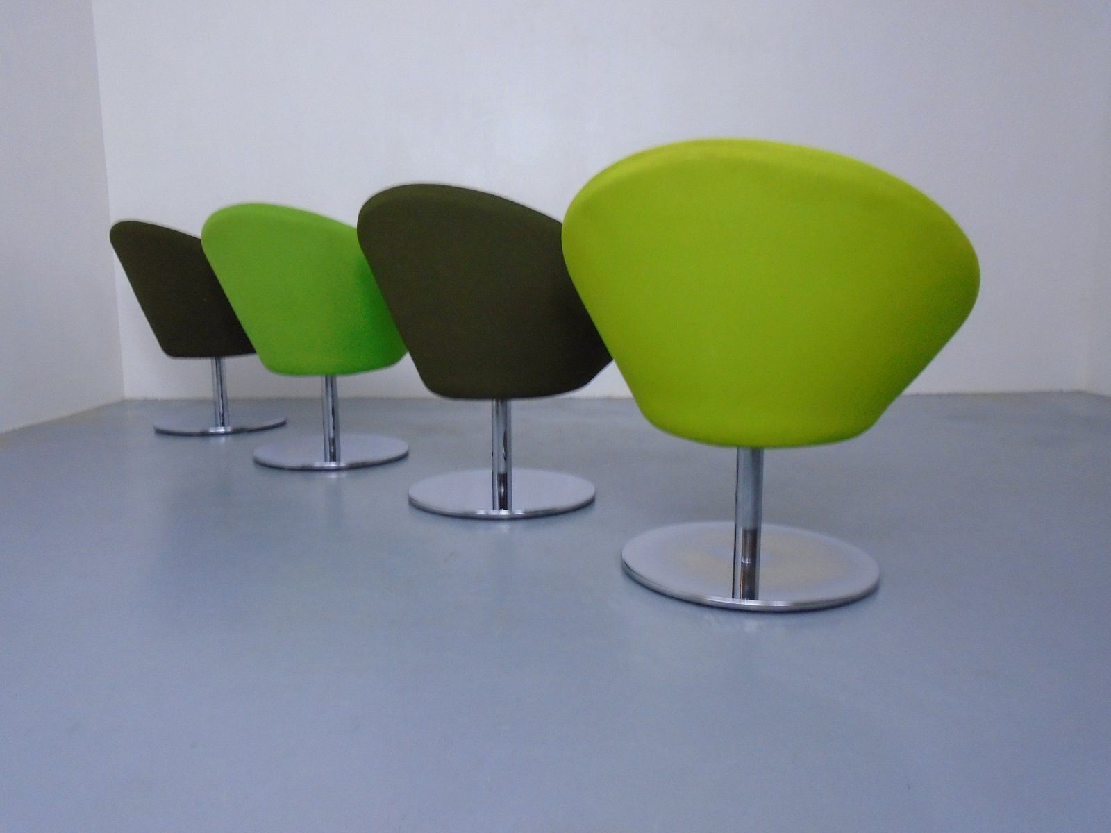photo for sale Allermuir Conic Swivel Club Chairs & Table, Uk, 2015, Set Of 5
