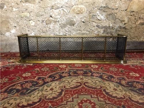 Victorian Brass Fire Fender. 0389