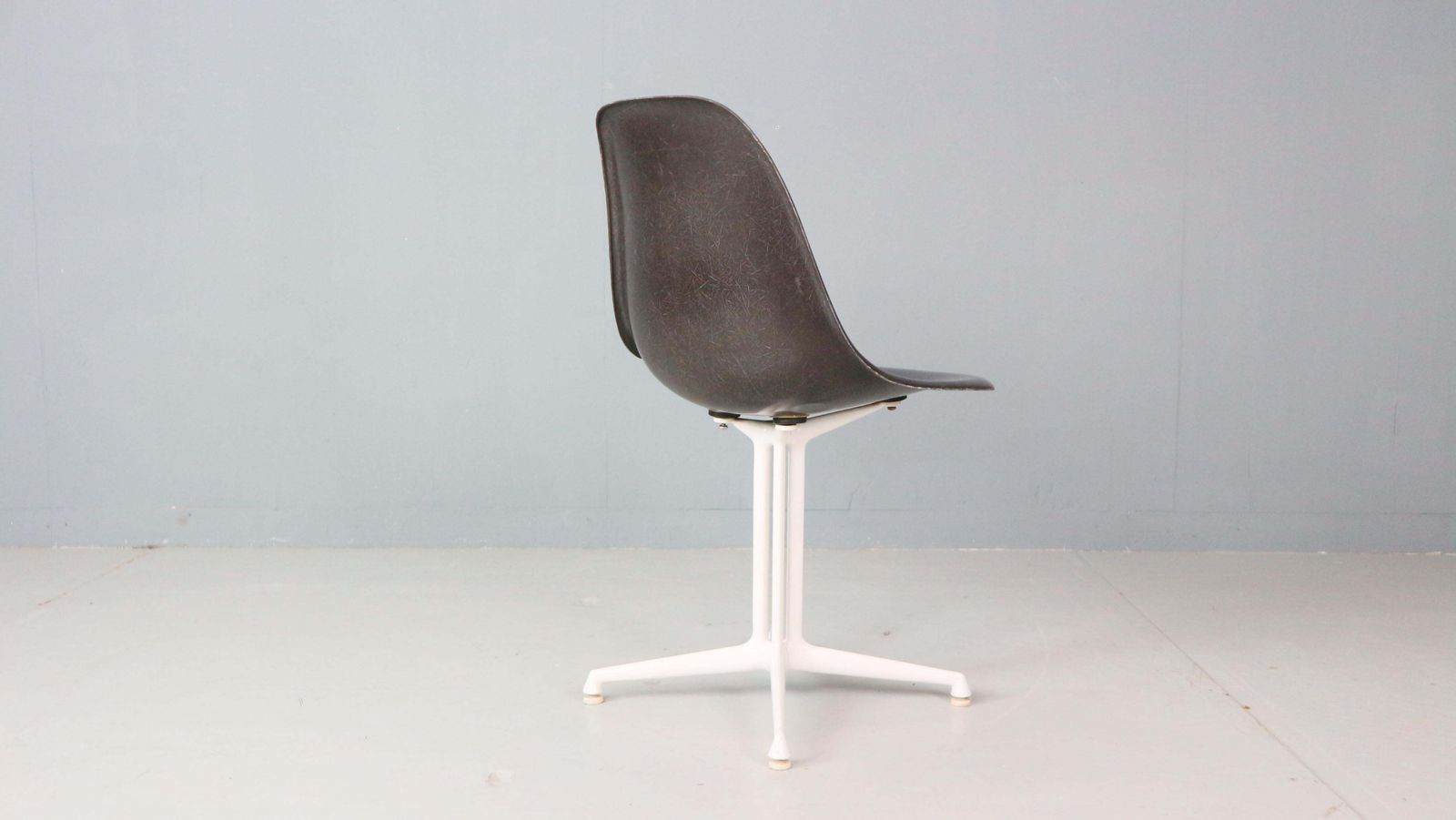 photo vinterior Charles & Ray Eames Set Of 4 Off Black"La Fonda" Chairs For Herman Miller, 1960