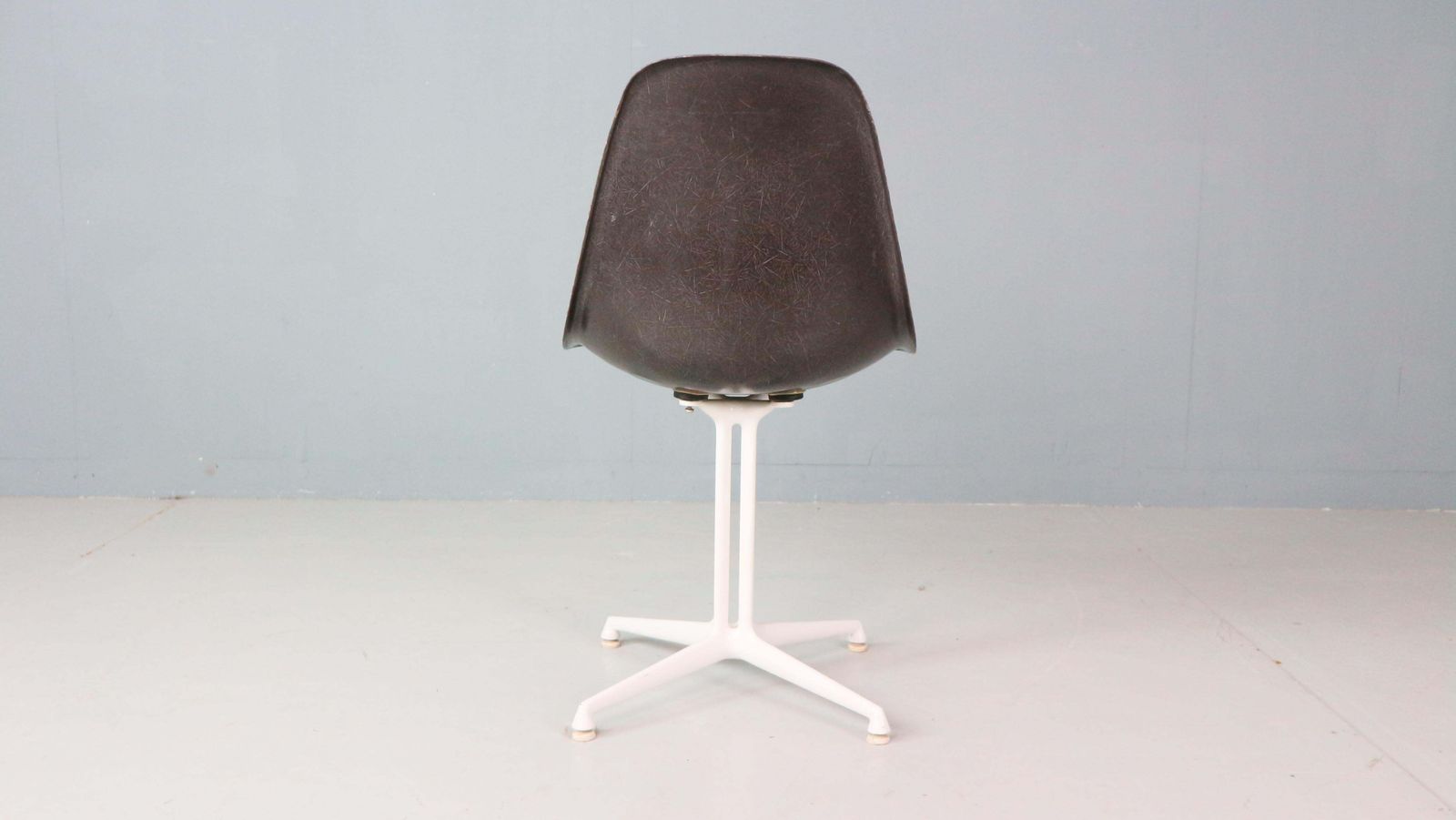 photo buy Charles & Ray Eames Set Of 4 Off Black"La Fonda" Chairs For Herman Miller, 1960