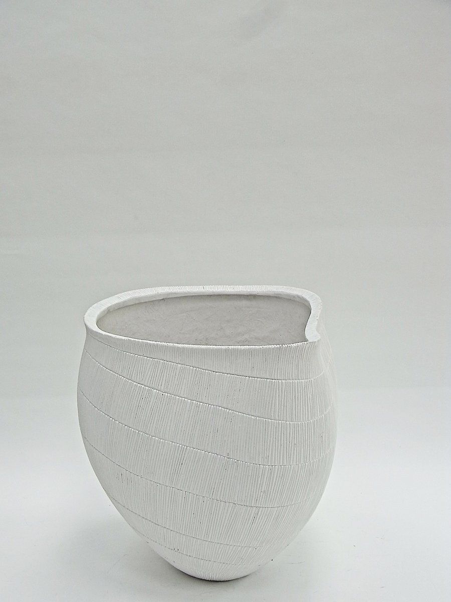 Amorphous Flower Pot Made Of White Fiberglass By Gunter Lambert, 2000s photo furniture