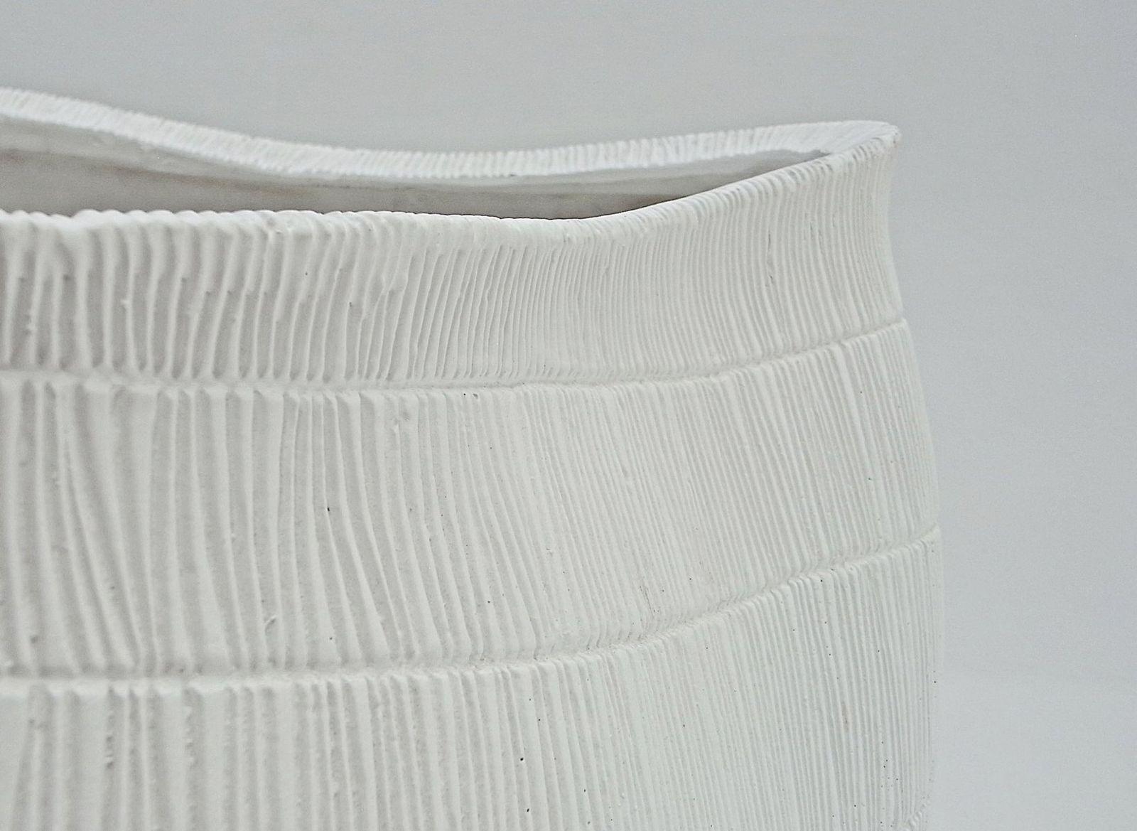 Amorphous Flower Pot Made Of White Fiberglass By Gunter Lambert, 2000s photo vinterior