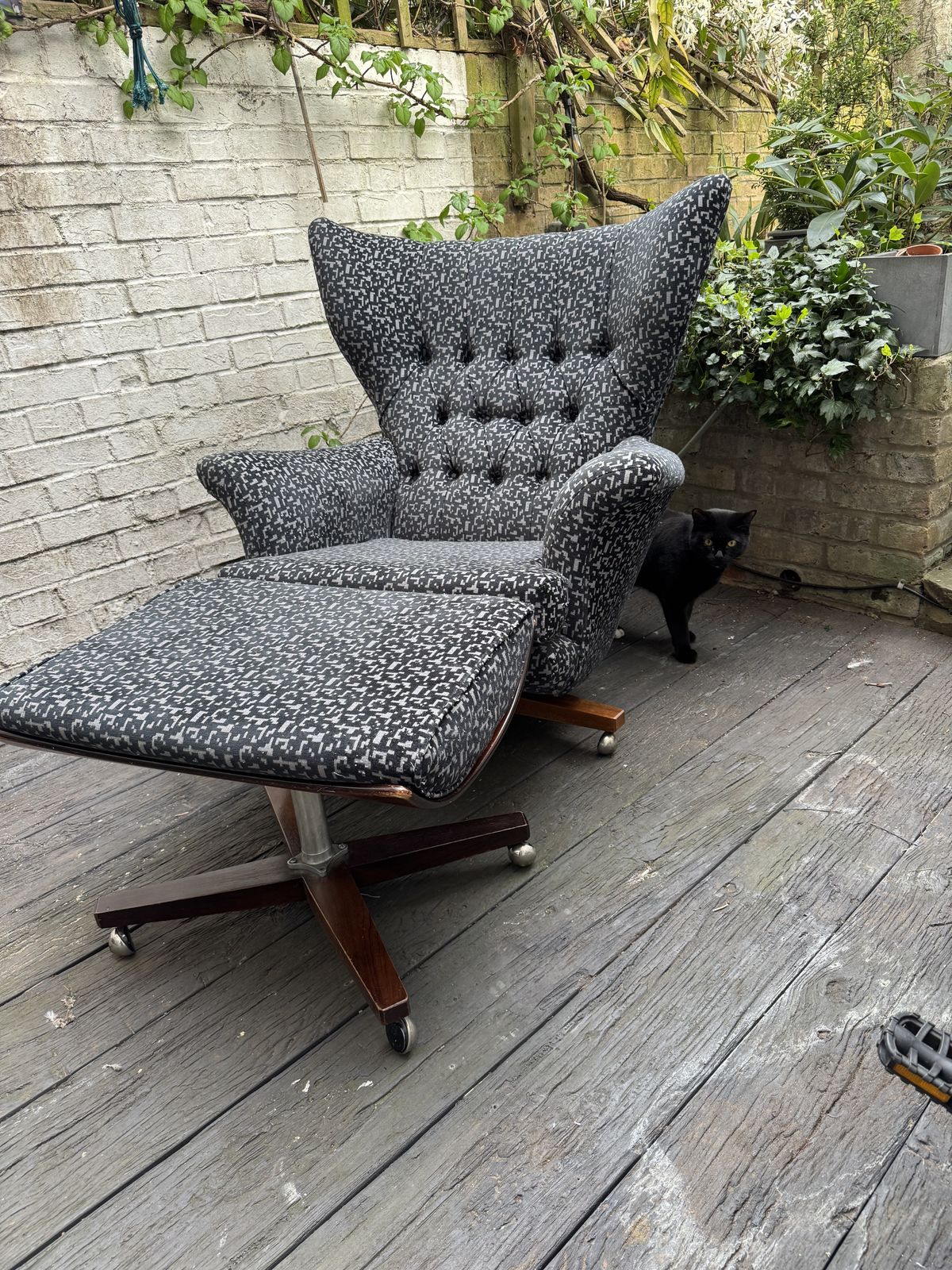 G Plan 6250 60’s Blofeld Chair & Footstool. Iconic, Excellent Condition. photo Furniture