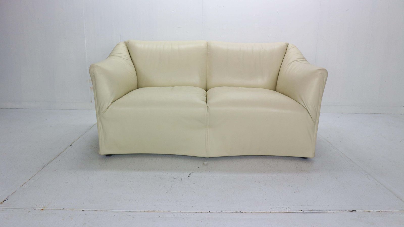 Mario Bellini "Tentazione" Leather Sofa Or Loveseat For Cassina, 1970s photo for sale