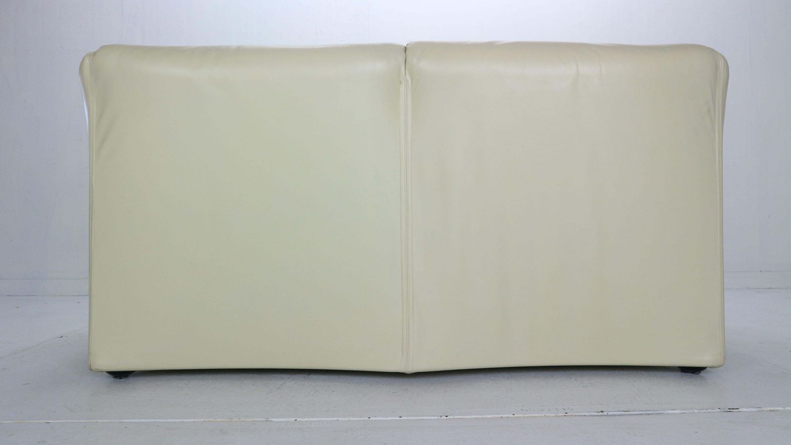 photo furniture Mario Bellini "Tentazione" Leather Sofa Or Loveseat For Cassina, 1970s