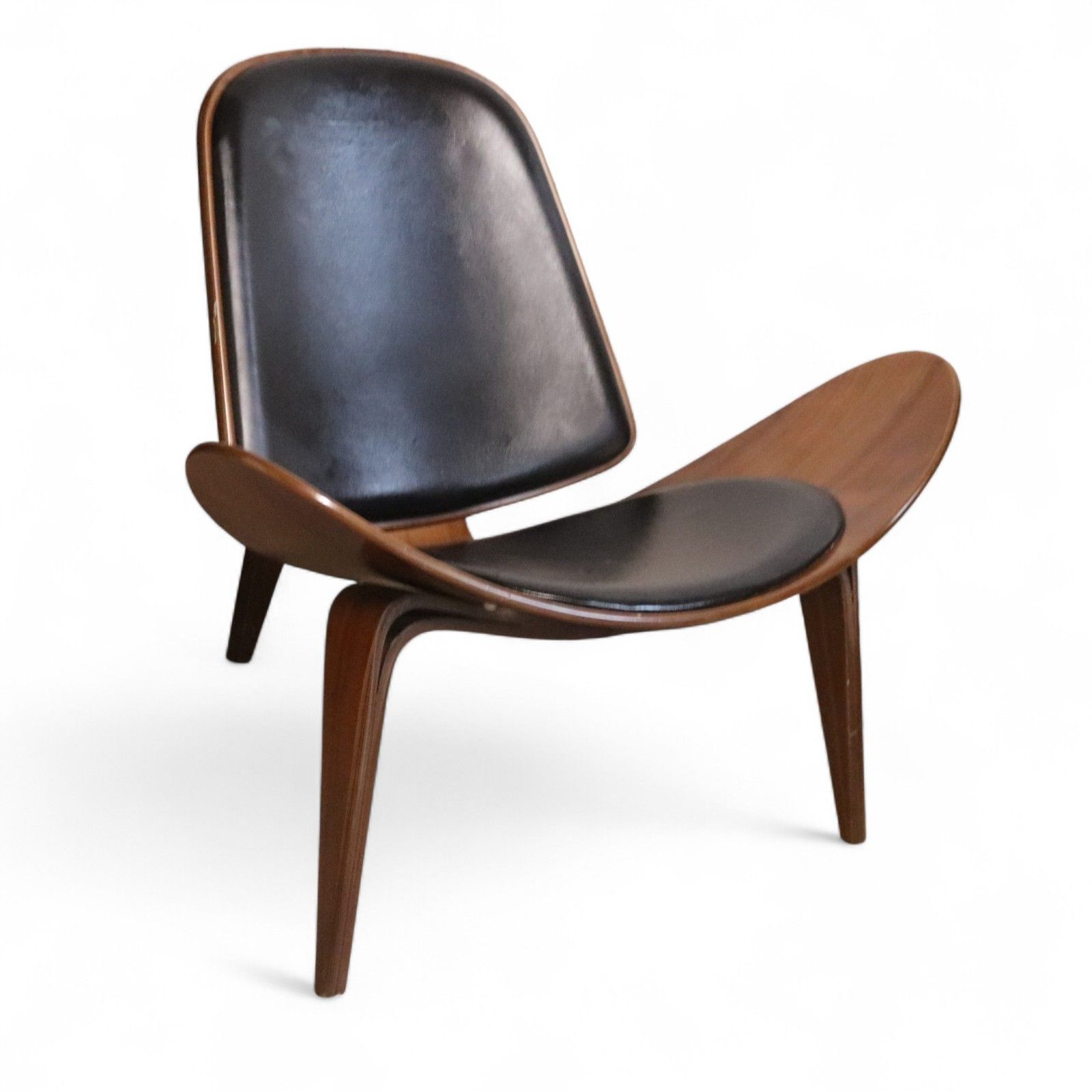 photo furniture ​Mid Century Modern Walnut & Black Vinyl Shell Chair Hans J. Wegner Style