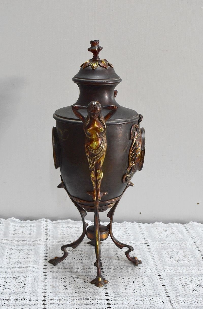 Pendulum Vase Art Nouveau 19th Century photo 680.0