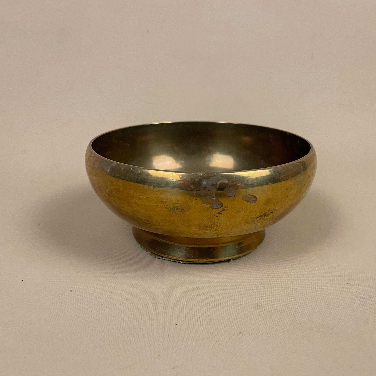 Antique Style Tibetan Singing Bowl Hand Hammered Metal Meditation Bowl Heavy Sound Healing Altar Decor Nepal Himalayan photo 55.0