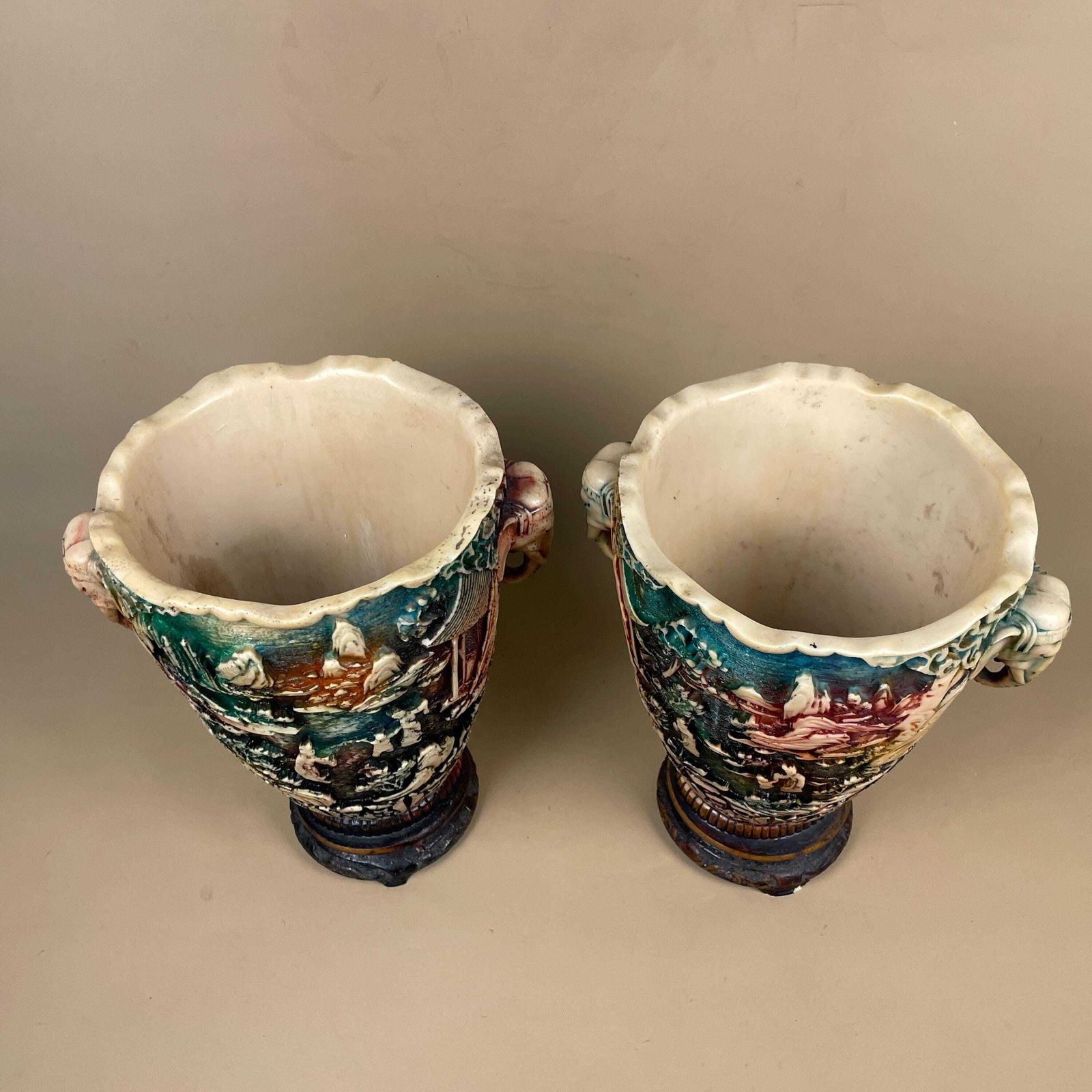Vintage Oriental Resin Vases Chinese Figurines Elephant Carved Asian Decor Pots Flower Display Green Red Home Decor Display Ornaments photo for sale