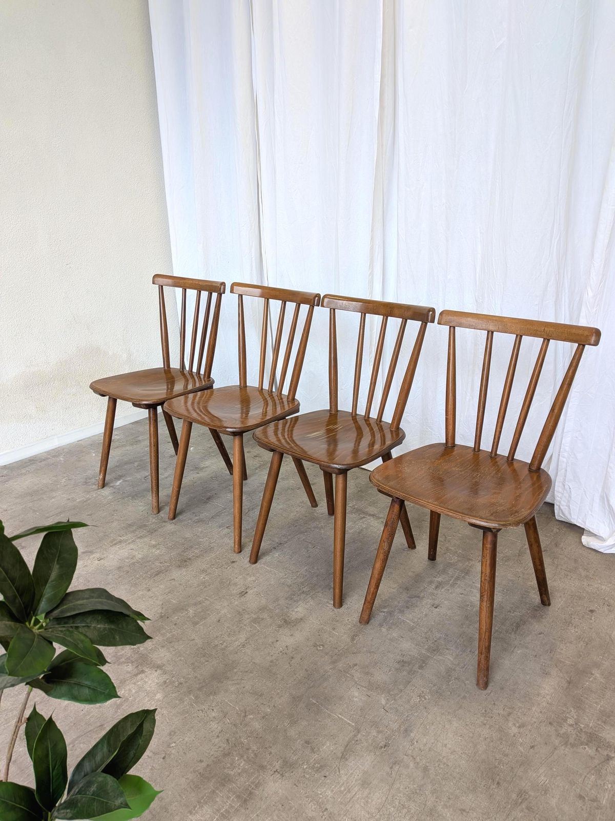 Set Of 4 Vintage Windsor Dining Chairs: Mid Century Brown Wooden / Stol Kamnik 1970s
