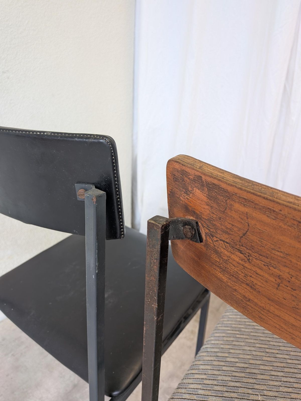 photo vintage Set Of 4   Mix & Match Vintage Industrial Dining Chairs   1970s Stol Kamnik