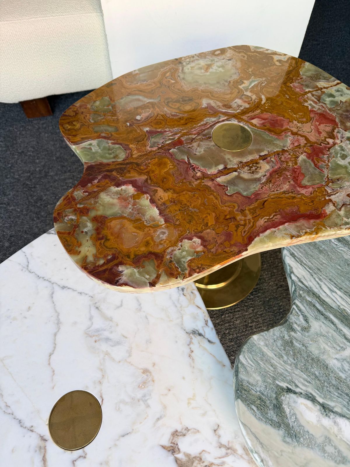 9339.0 Contemporary Set Of 3 Brass And Marble Nesting Tables, Italy photo