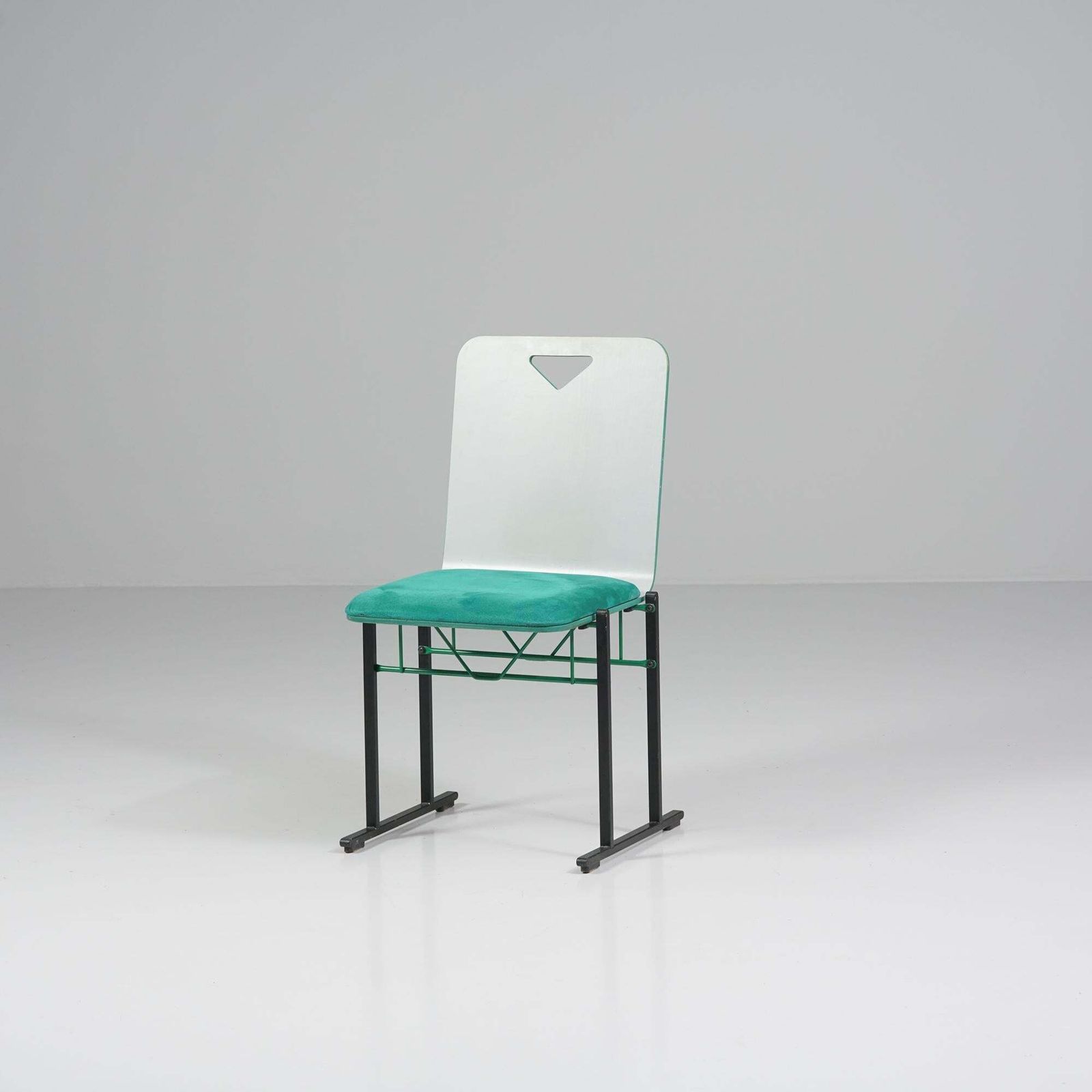 Model A500 Chair, Yrjö Kukkapuro, Avarte, 1980s photo furniture