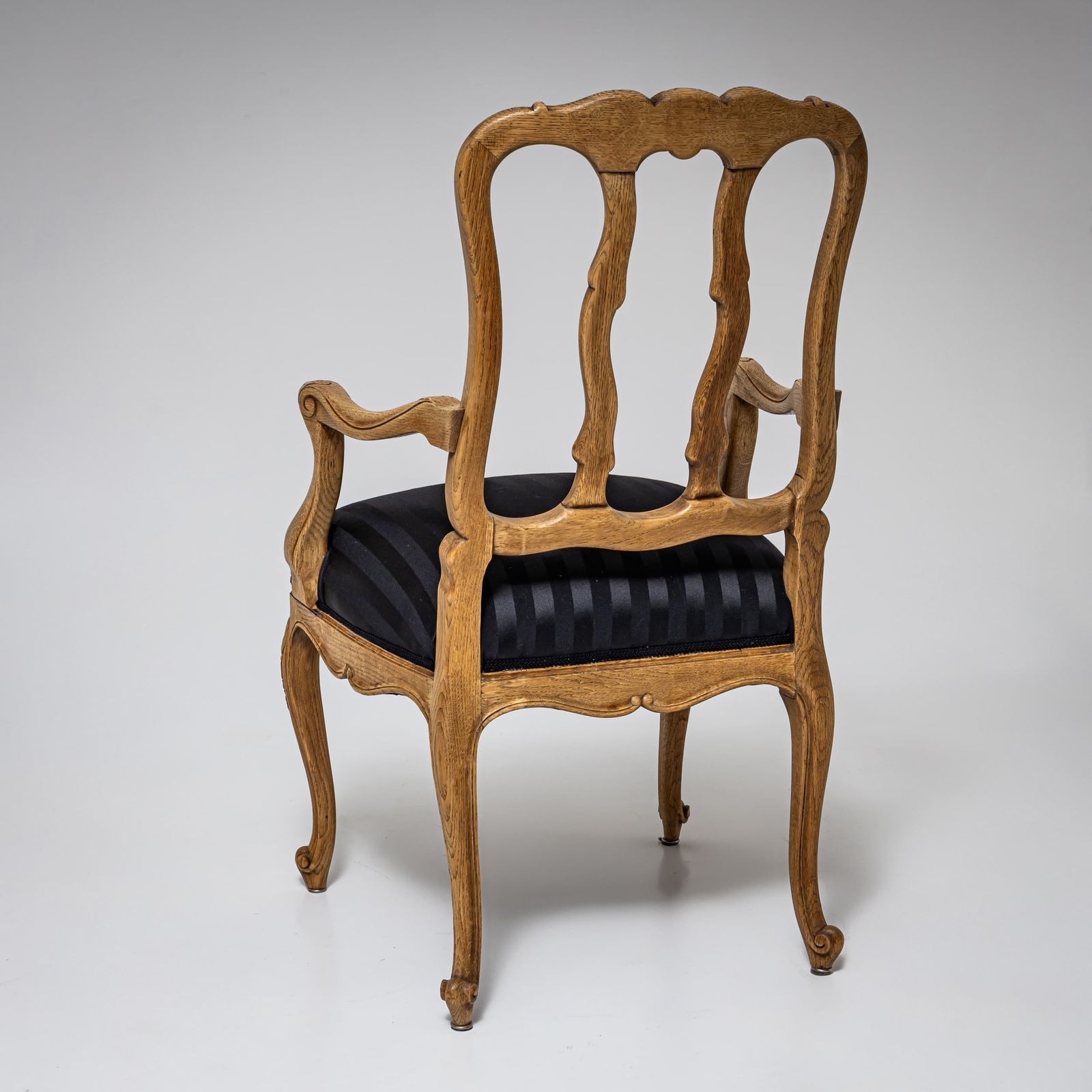 photo buy Set Van Zes Stoelen En Twee Fauteuils In Louis XV Stijl, 20e Eeuw