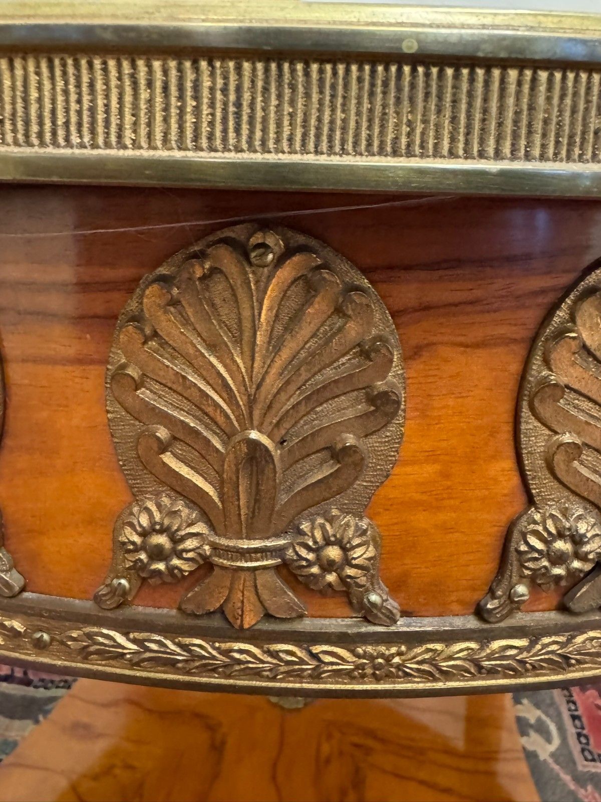photo buy Stunning Round French Kingwood Marquetry Inlaid Centre Table/Accent Table