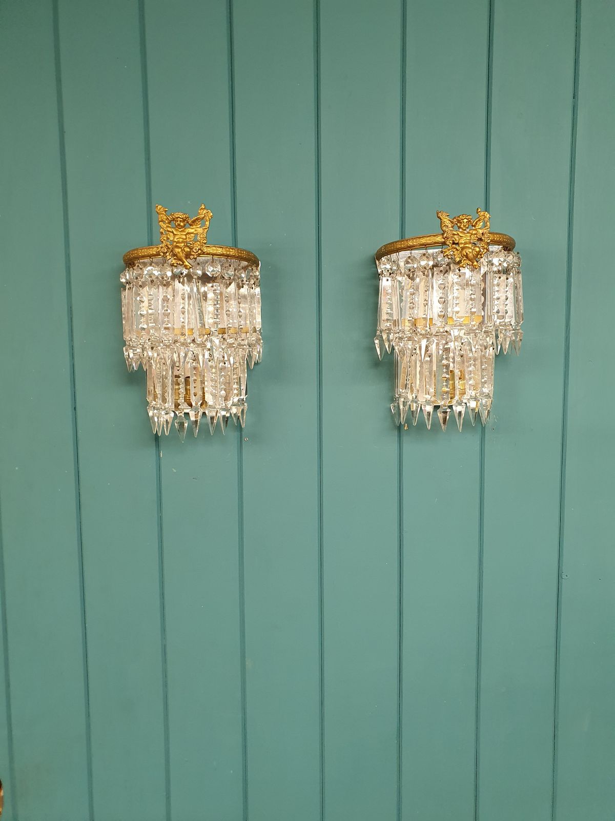 Early 20th Century Pair Of Lustre Wall Lights With Cherubs
